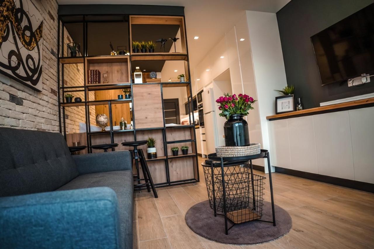 Cosea Living: Seaside Elegant In Harbour 112 Apartment *